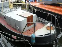 DIVE/WORK BOAT